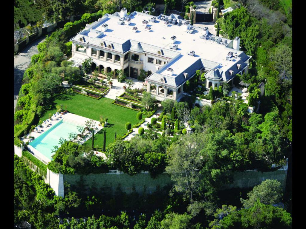 Stunning Property in Bel Air 85,000,000 A stately residence that